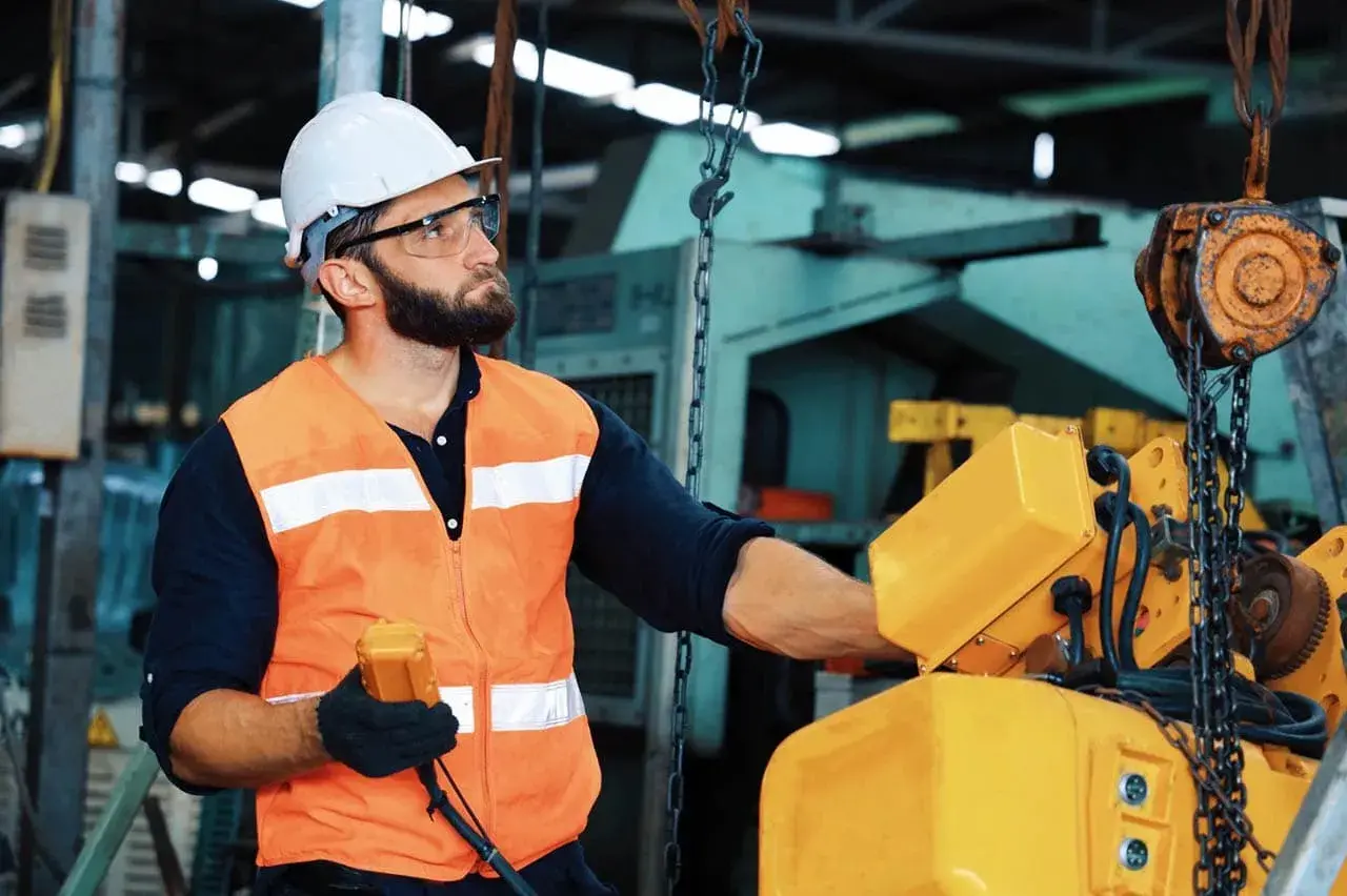 Foto: Adequação à Norma NR12 - Inspeção de Segurança em Máquina Industrial